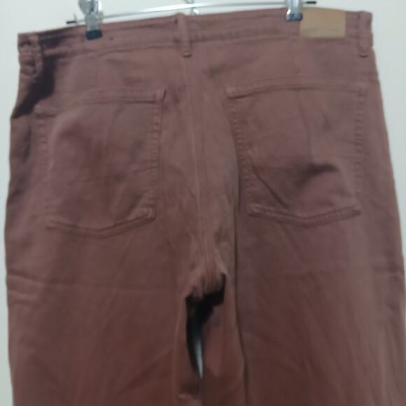 American Eagle Dreamy Drape Low-Rise Ultra Wide-Leg Jean Size 12 Dark Rust Boho - Picture 5 of 9